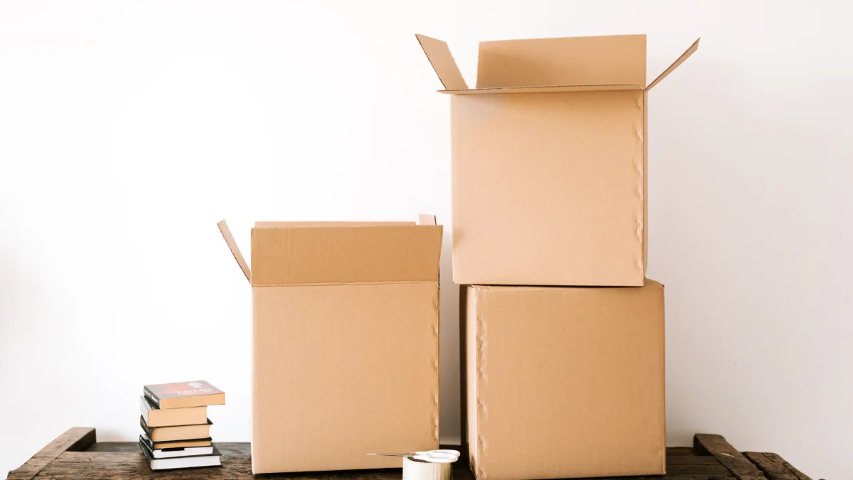Couchtisch und Beistelltisch beim Umzug verpacken und transportieren – Profi-Service in Zürich
