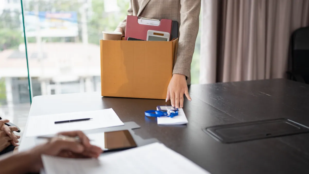 Professionelles Umzugsteam beim Verladen von Möbeln in Umzug Spreitenbach – Umzugsfirma im Limmattal